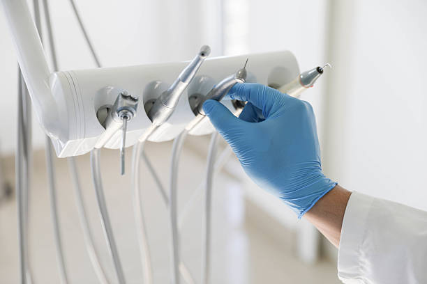 Professional Emergency Dentist technician working in Woodlawn, VA